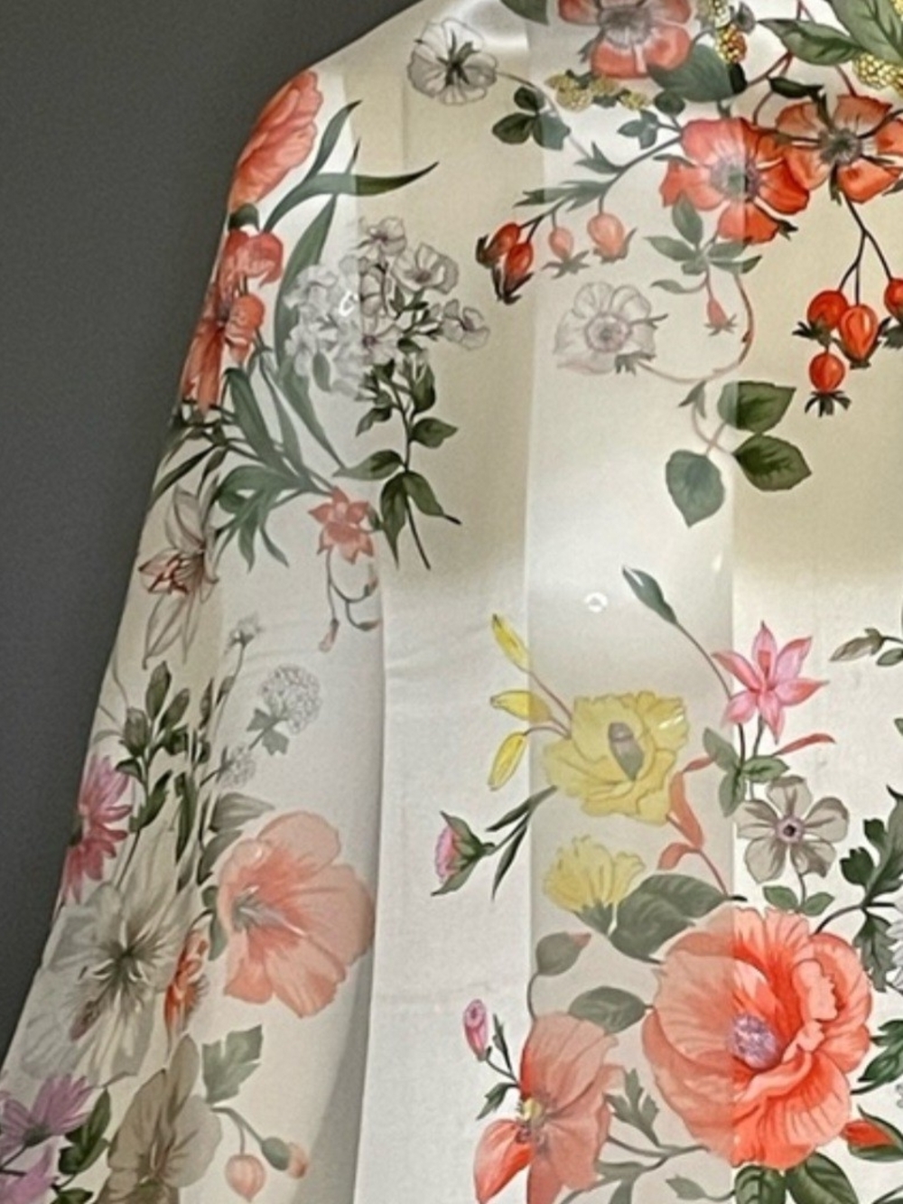 Valentino Garavani Silk Floral Scarf 34 Inches Sq EUC - Picture 6 of 10